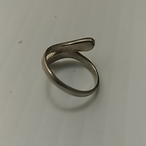 Unique Silver Ring with Colorful Inlay - Picture 4 of 6